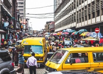 Business confidence rises to 104.6 points