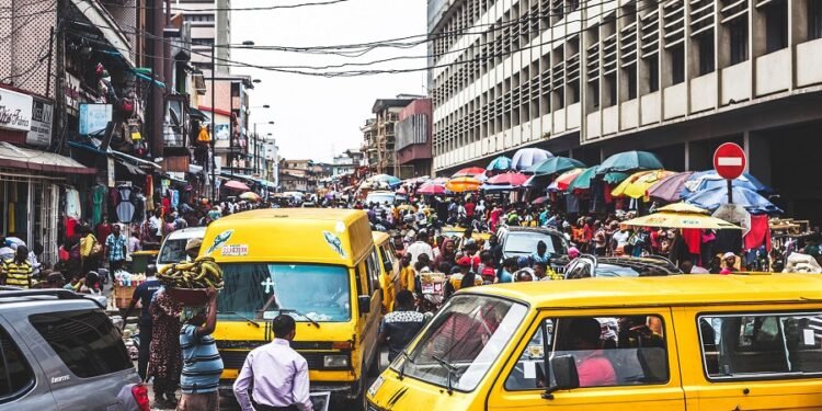 Business confidence rises to 104.6 points