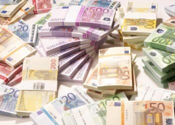 Euro in 17-month low