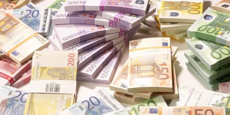 Euro in 17-month low